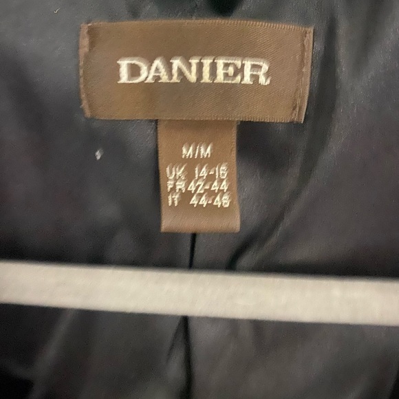 Leather jacket - Picture 2 of 5